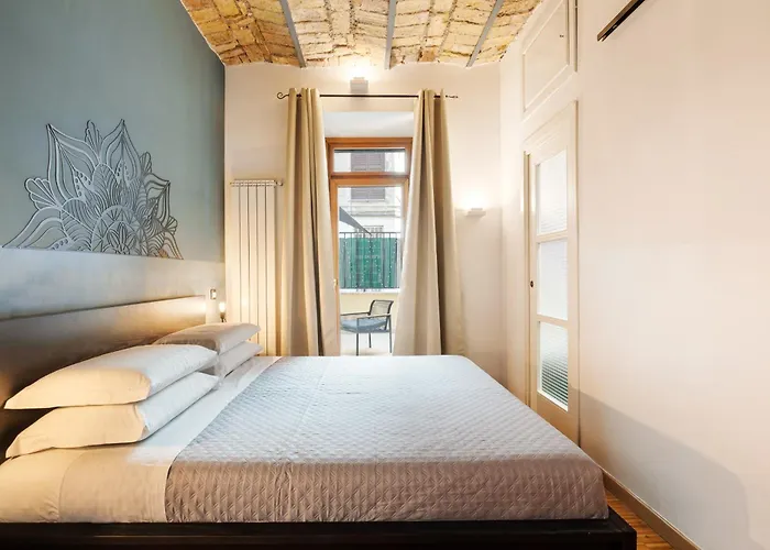 Quintino Terrace Near Termini Station * Rom