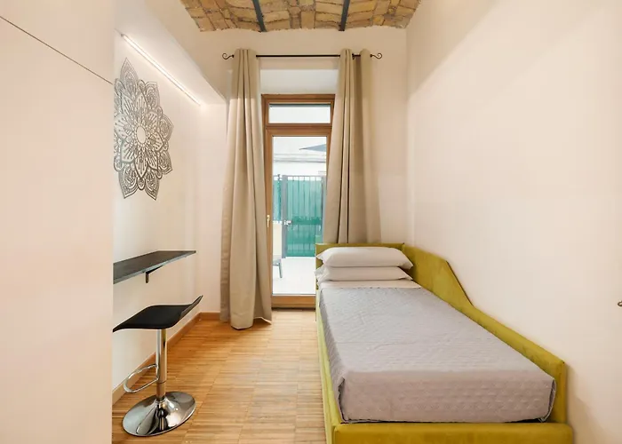 Quintino Terrace Near Termini Station Rom