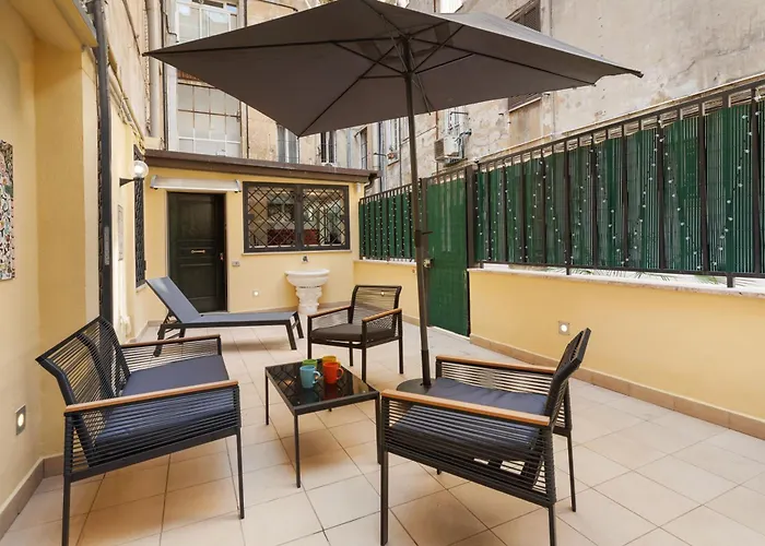 Quintino Terrace Near Termini Station * Roma